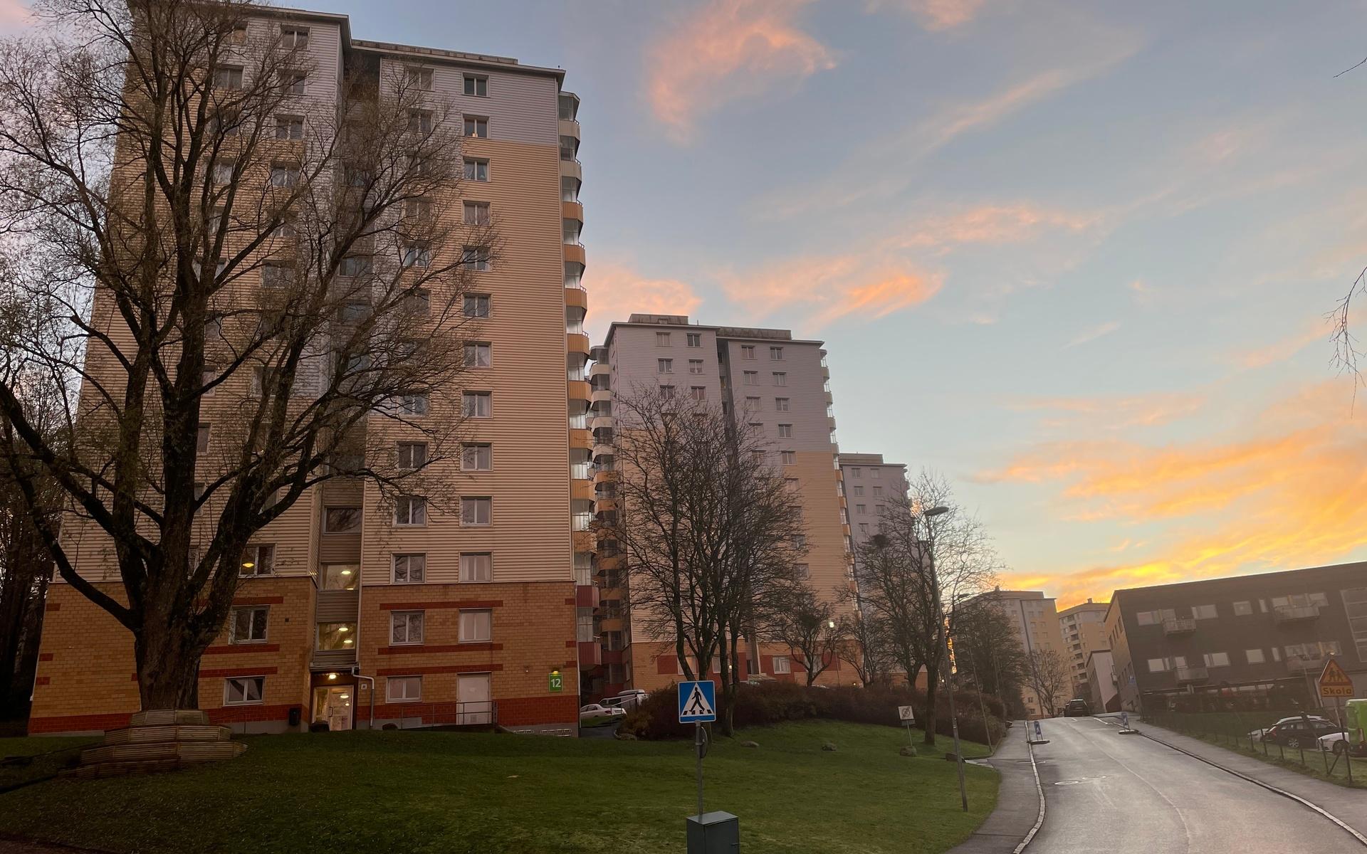 Längst upp på gatan ligger det som kan komma att bli Oluff Nilssons torg. I dag ligger där en pizzera och en godisbutik.