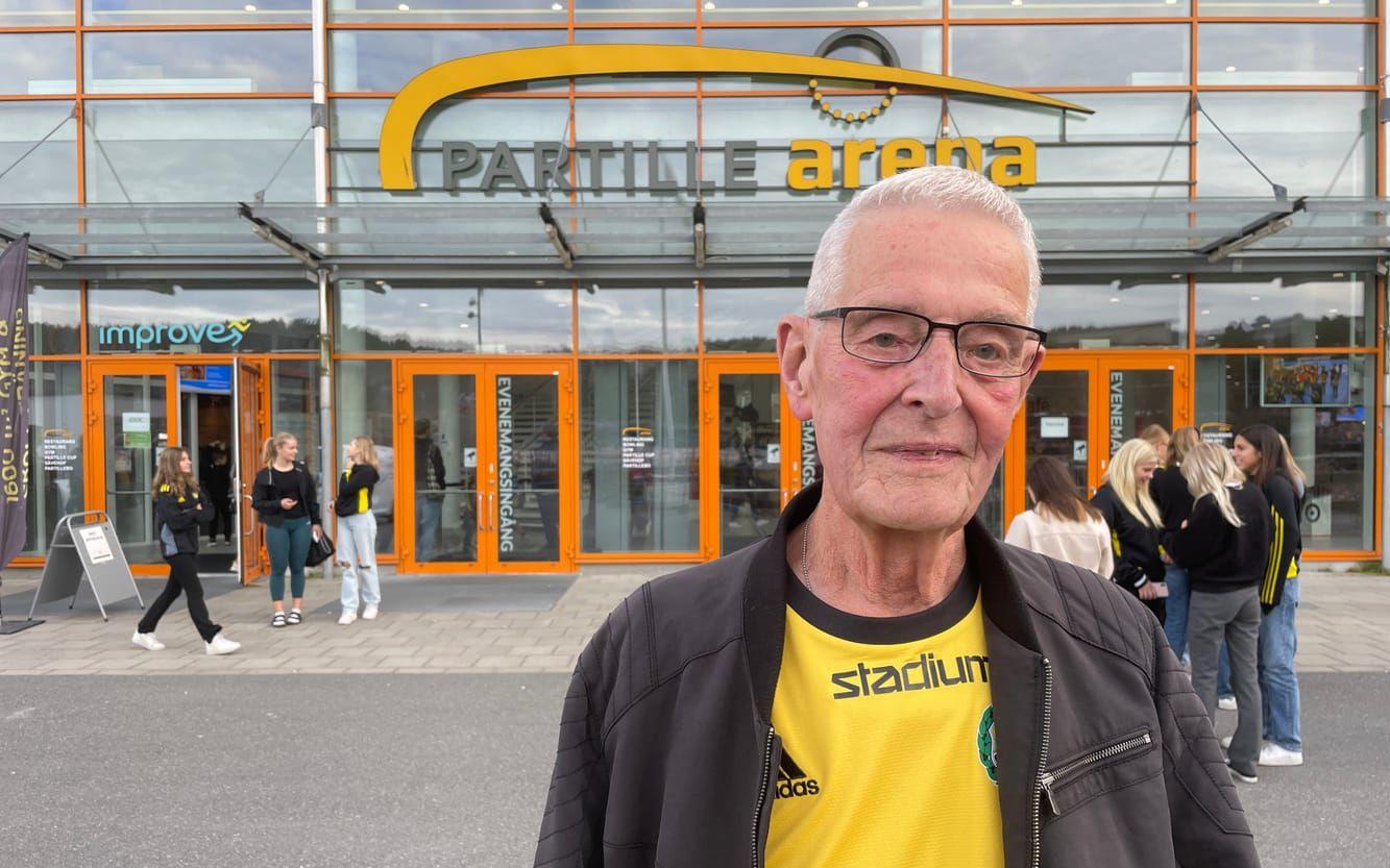 Henry Haag, 83, från Furulund trivdes under hemmapremiären, men var försiktigt skeptisk till att helt släppa restriktionerna i framtiden.