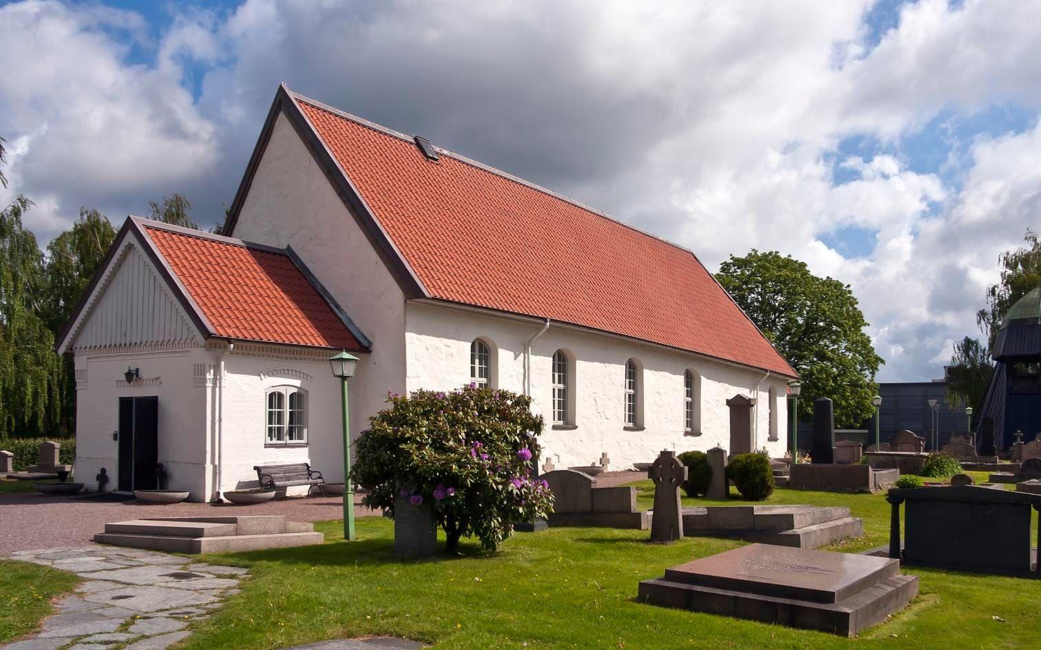 Partille kyrka ligger centralt i kommunen. 