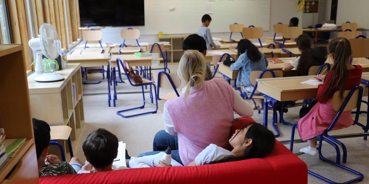 Lärarfacken är inte nöjda med hur skolan i Partille har utvecklats och kallar det ett stort politiskt misslyckande. 